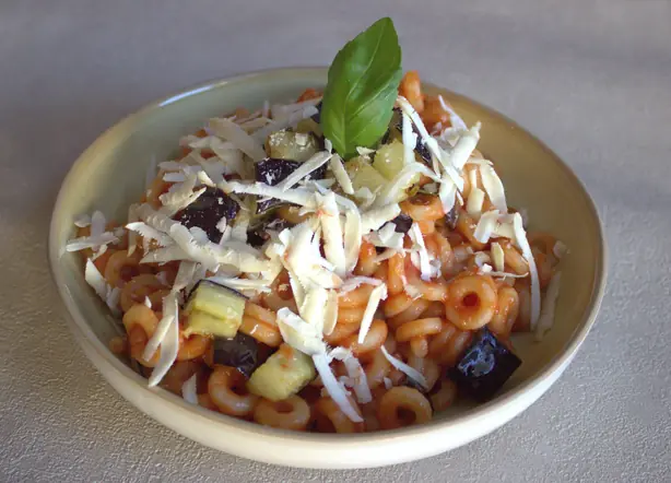 Foto von Pasta alla Norma – fertig angerichtet