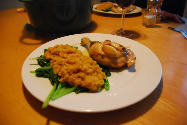 Foto von Pescado al Ajillo - Mexikanisches Fischfilet in Knoblauch-Chili-Öl – fertig angerichtet