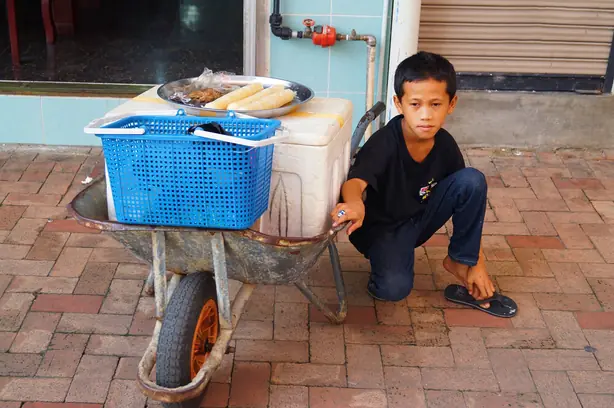 Foto von Piutu (Gedämpfter Maniok-Kuchen) – fertig angerichtet