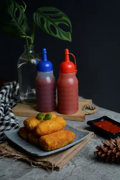 Foto von Portugiesische Garnelen-Rissoles (Rissóis de Camarão) – fertig angerichtet