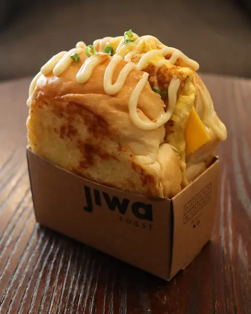 Foto von Roti Bakar (Indonesisches Grill-Toast) – fertig angerichtet