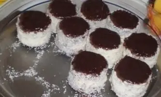 Foto von Ruske Kape (Balkanische Kosakenmützen) – fertig angerichtet