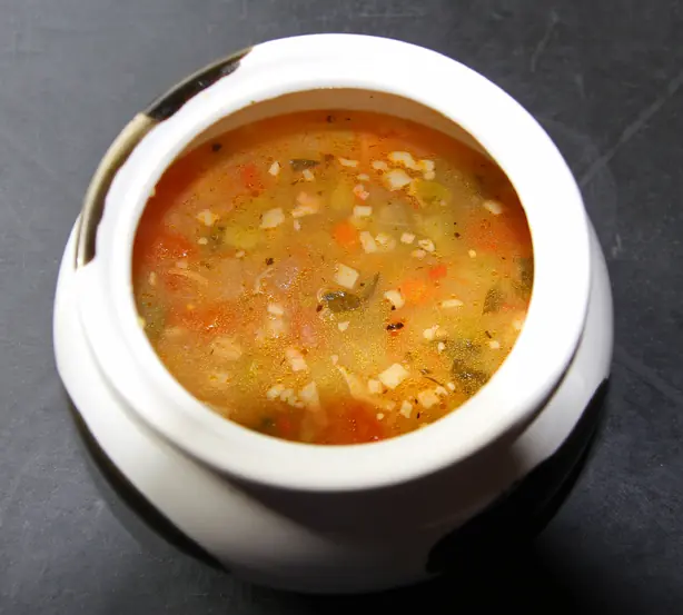 Foto von Russische Salzgurkensuppe (Rassolnik) – fertig angerichtet