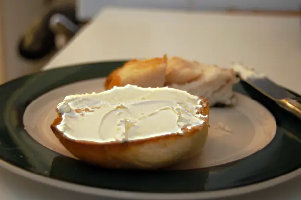 Foto von Sarasson (Traditioneller Frischkäse aus dem Forez) – fertig angerichtet