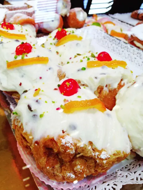 Foto von Sfincia di San Giuseppe – fertig angerichtet