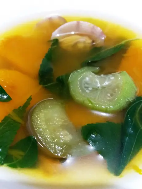 Foto von Sinabawang Gulay (Filipino Vegetable Soup) – fertig angerichtet