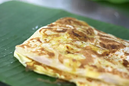 Foto von Singapurisches Roti Prata (Roti Canai) – fertig angerichtet