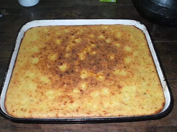 Foto von Sopa Paraguaya (Traditioneller Maiskuchen) – fertig angerichtet
