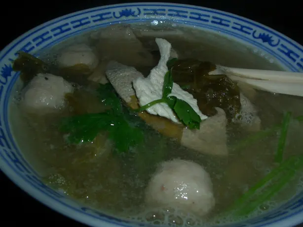 Foto von Teochew Schweineinnereien-Suppe (Pig's Organ Soup) – fertig angerichtet