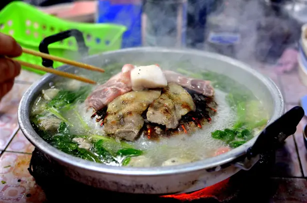 Foto von Thai Mookata - Das ultimative BBQ-Hot-Pot-Erlebnis für Zuhause – fertig angerichtet
