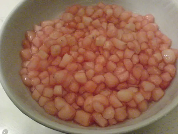 Foto von Thapthim Krop (Knusprige Rubine) – fertig angerichtet