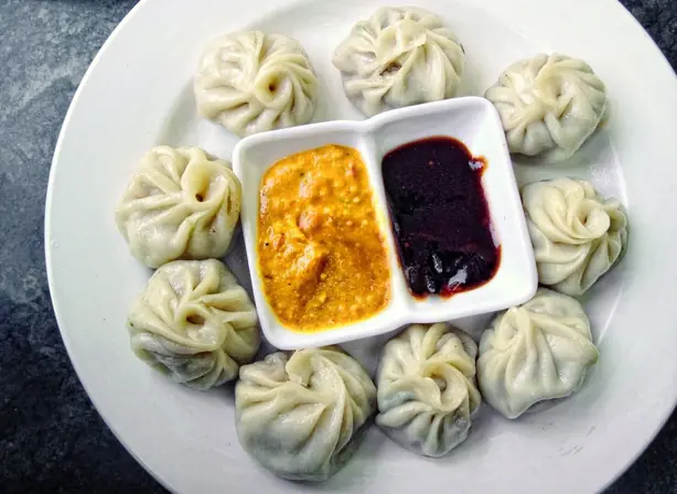 Wikipedia-Bild - Momo_nepal.jpg - Foto: Kushal Goyal - CC BY-SA 3.0
