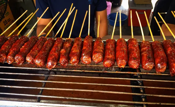 Foto von Tongmo (Cham-Rinderwurst) – fertig angerichtet