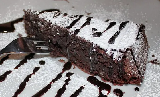 Foto von Torta caprese – fertig angerichtet