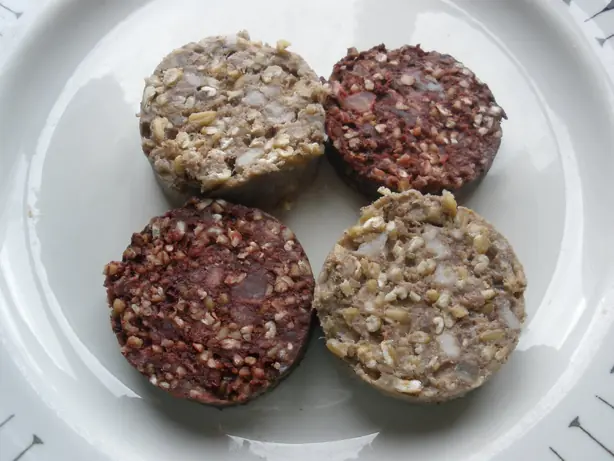 Foto von Traditioneller White Pudding – fertig angerichtet