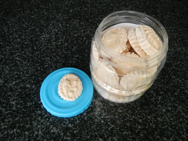 Foto von Uraro (Philippinische Pfeilwurz-Kekse) – fertig angerichtet