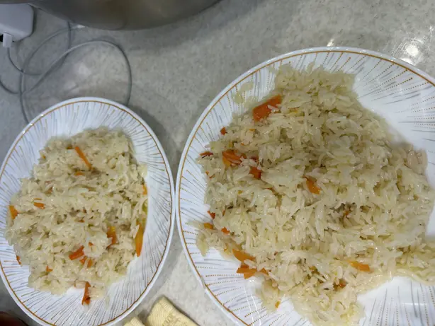 Foto von Usbekischer Plov (Original Pilaf aus dem Kasan) – fertig angerichtet