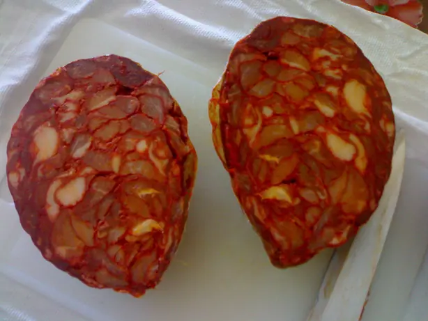 Foto von Ventricina del Vastese (Italienische luftgetrocknete Wurst) – fertig angerichtet