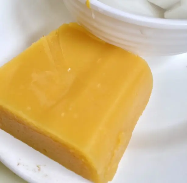 Foto von Wandouhuang (Chinesischer Gelber Erbsenkuchen) – fertig angerichtet