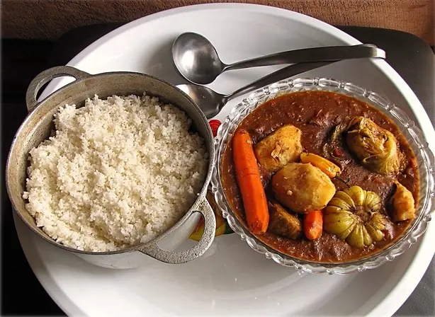 Foto von Westafrikanischer Erdnusseintopf (Mafe) – fertig angerichtet