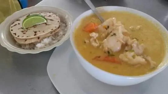 Foto von Klassische Key West Conch Chowder – fertig angerichtet