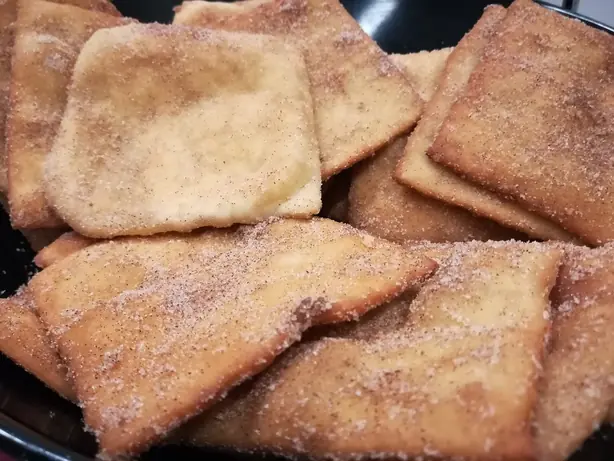 Foto von Chilenische Sopaipillas mit Kürbis – fertig angerichtet