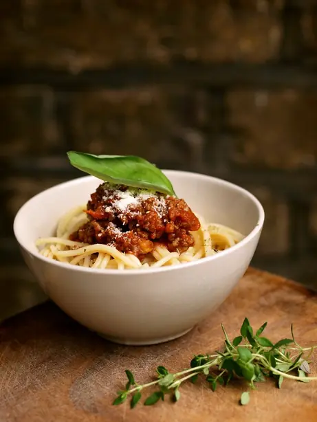 Foto von Bolognese-Sauce klassisch aus Bologna – fertig angerichtet
