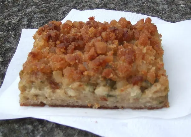 Foto von Nordhessischer Speckkuchen vom Blech – fertig angerichtet