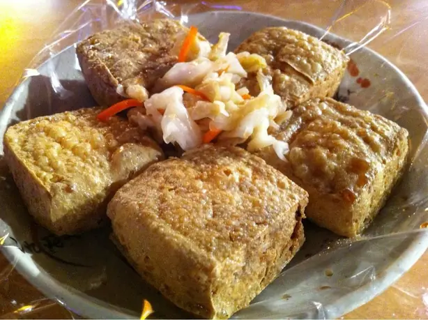 Foto von Chinesischer Stinkender Tofu frittiert – fertig angerichtet