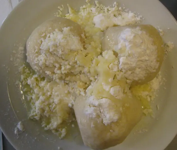 Tři ovocné knedlíky – Foto: Juan de Vojníkov (CC BY-SA 3.0)