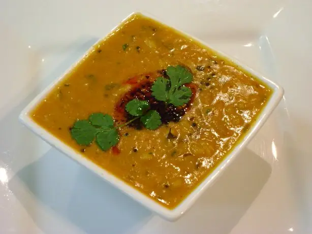 Foto von Indisches Linsen-Dal klassisch – fertig angerichtet