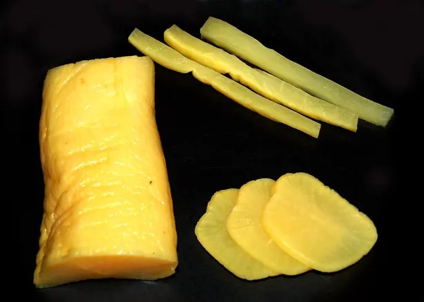 Foto von Japanischer Takuan-Rettich klassisch – fertig angerichtet