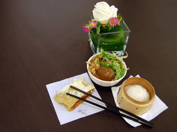 Foto von Chinesische Dampfbrote mit Schwein – fertig angerichtet