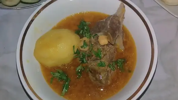 Foto von Aserbaidschanische Bozbash klassisch – fertig angerichtet