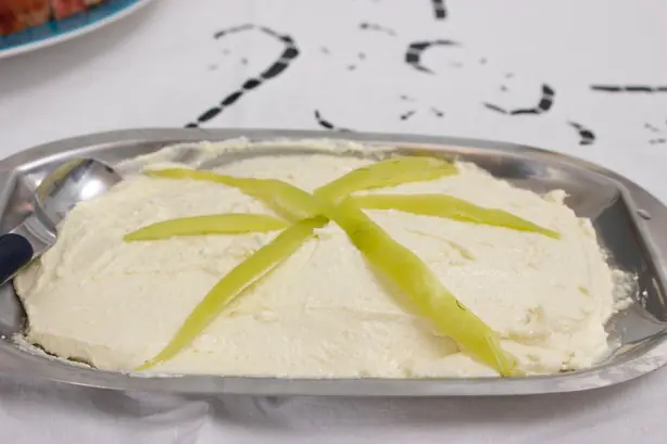 Foto von Klassischer Bayerischer Obatzda – fertig angerichtet