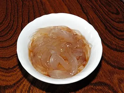 Foto von Japanische Tokoroten klassisch – fertig angerichtet