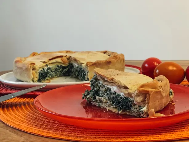 Foto von Ligurische Torta Pasqualina Klassisch – fertig angerichtet