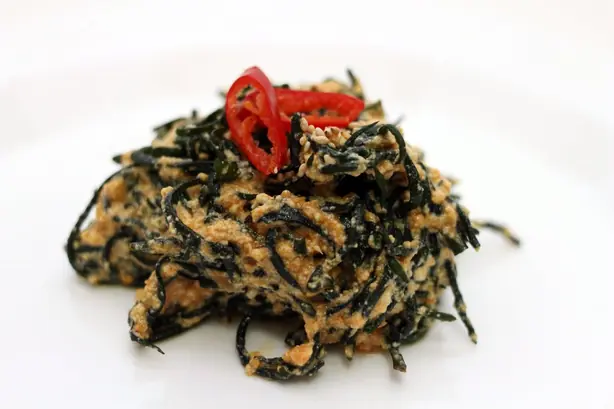 Totmuchim (tot with tofu and doenjang) – Foto: Hyeon-Jeong Suk (CC BY 2.0)