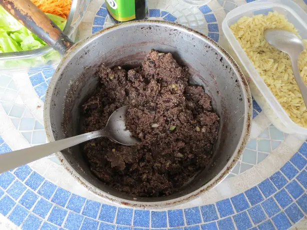 Foto von Brasilianisches Tutu de Feijão Klassisch – fertig angerichtet