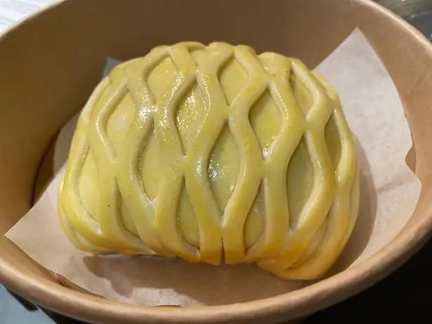 Foto von Russischer Lachs-Coulibiac klassisch – fertig angerichtet