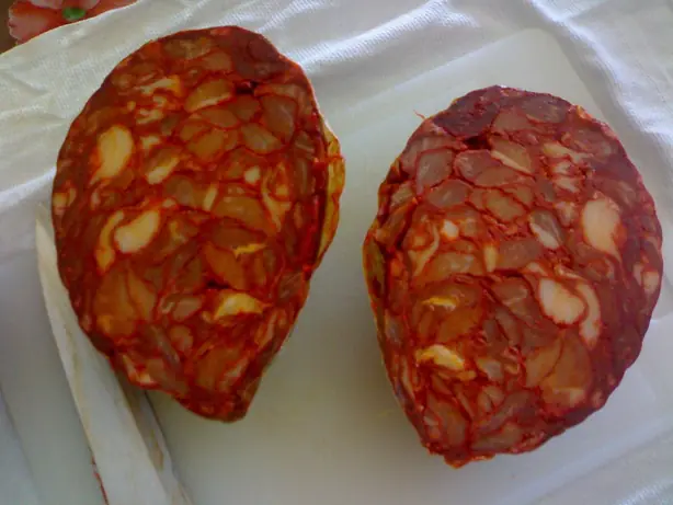 Foto von Italienische Ventricina Wurst – fertig angerichtet