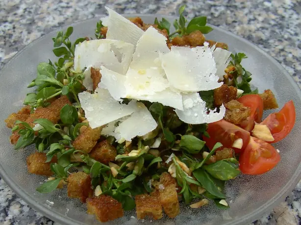 Foto von Vogel-Sternmieren-Salat – fertig angerichtet