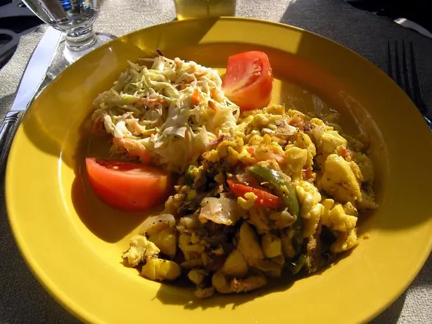 Foto von Ackee mit Salzfisch – fertig angerichtet