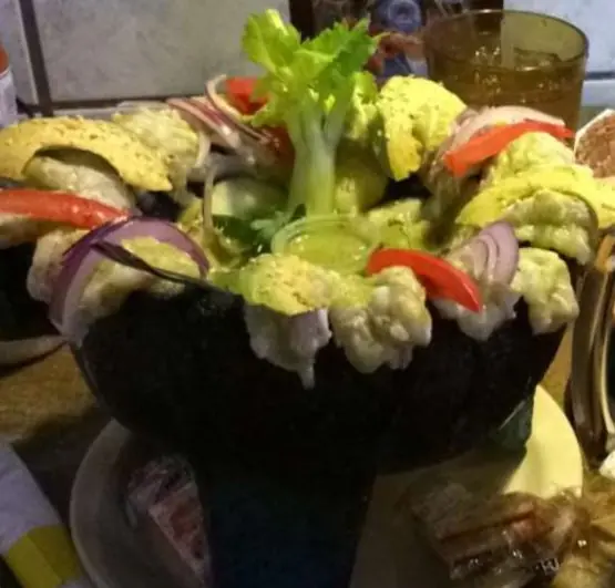 Foto von Aguachile – Mexikanischer Shrimpsalat – fertig angerichtet