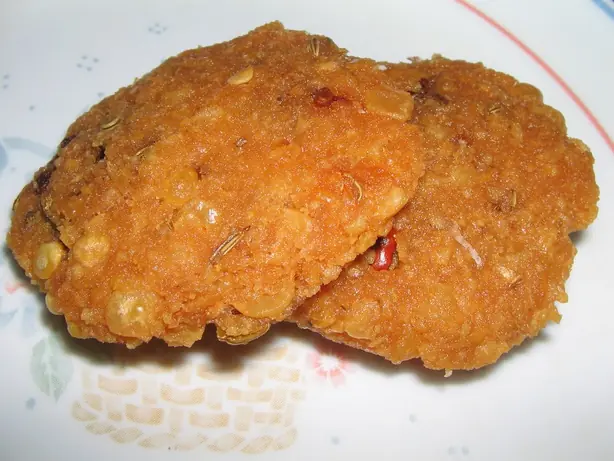 Foto von Südindische Medu Vada Klassisch – fertig angerichtet