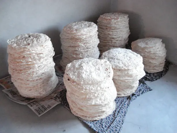 Foto von Türkisches Yufka Fladenbrot – fertig angerichtet