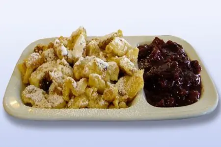 Foto von Österreichischer Zwetschkenröster klassisch – fertig angerichtet